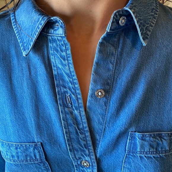 chambray button down. never worn - Picture 3 of 4